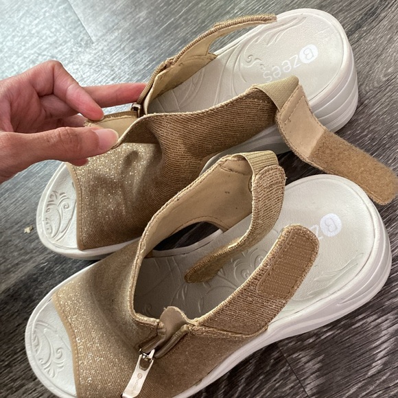 Bzees Delicious Gold-22 Glittery canvas open toe Velcro ankle strap Zees sandals - Picture 6 of 17